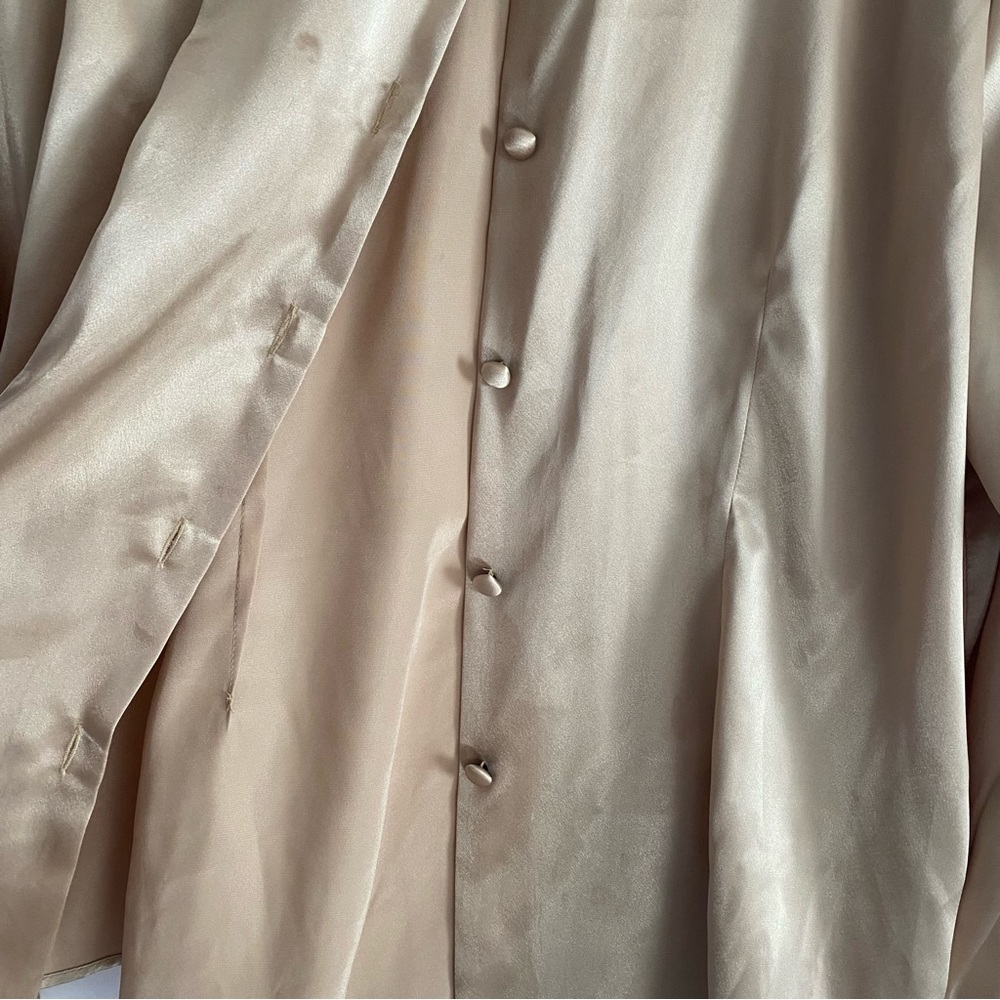 Gold silk button down blouse - Picture 2 of 6